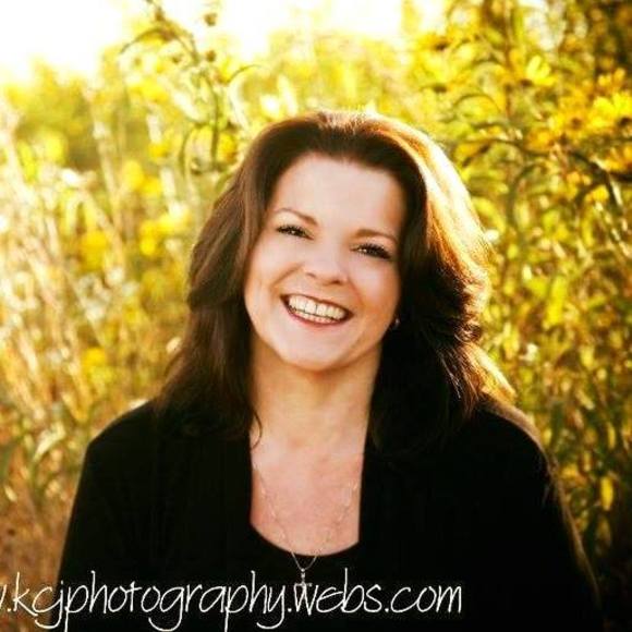 Meet your Posher, Vicki - Picture 1 of 1